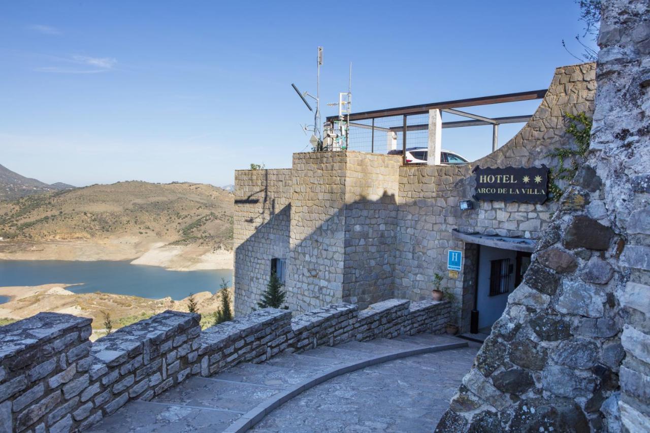 Tugasa Arco De La Villa Zahara De La Sierra Extérieur photo